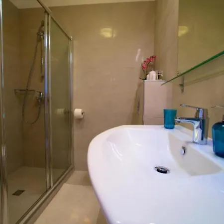 Front Apartment *
